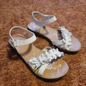 Girl's sandals size 4